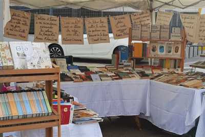 Ampia scelta e prezzi bassi: sono i mercatini dei volumi usati. A Palo c'� "Il libro senza tempo"